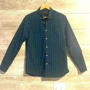 Like new Banana Republic Men’s Slim Flex Fit Tech Stretch Cotton Dark Plaid sz M